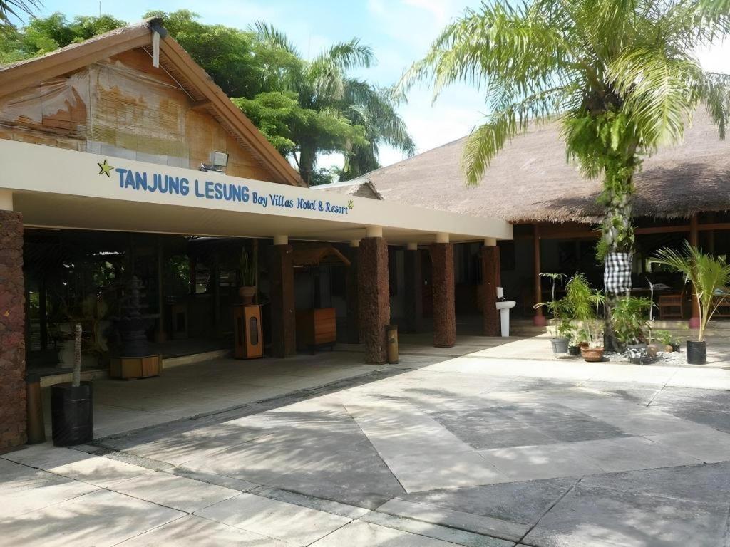 Tanjung Lesung Beach Hotel Exterior foto