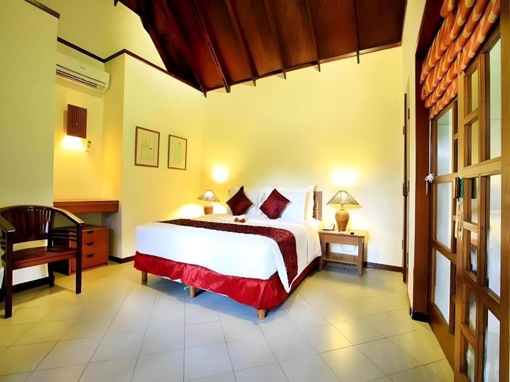 Tanjung Lesung Beach Hotel Exterior foto